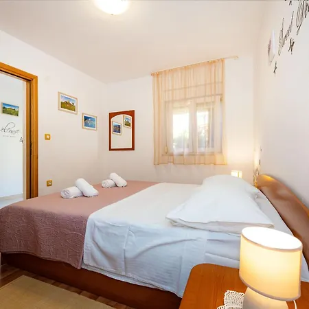 Branimir Apartment *